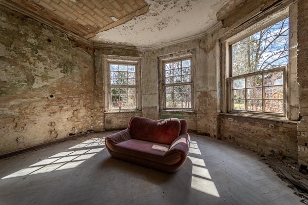 Sunlight across the bay room