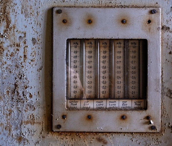 Instrument panel detail